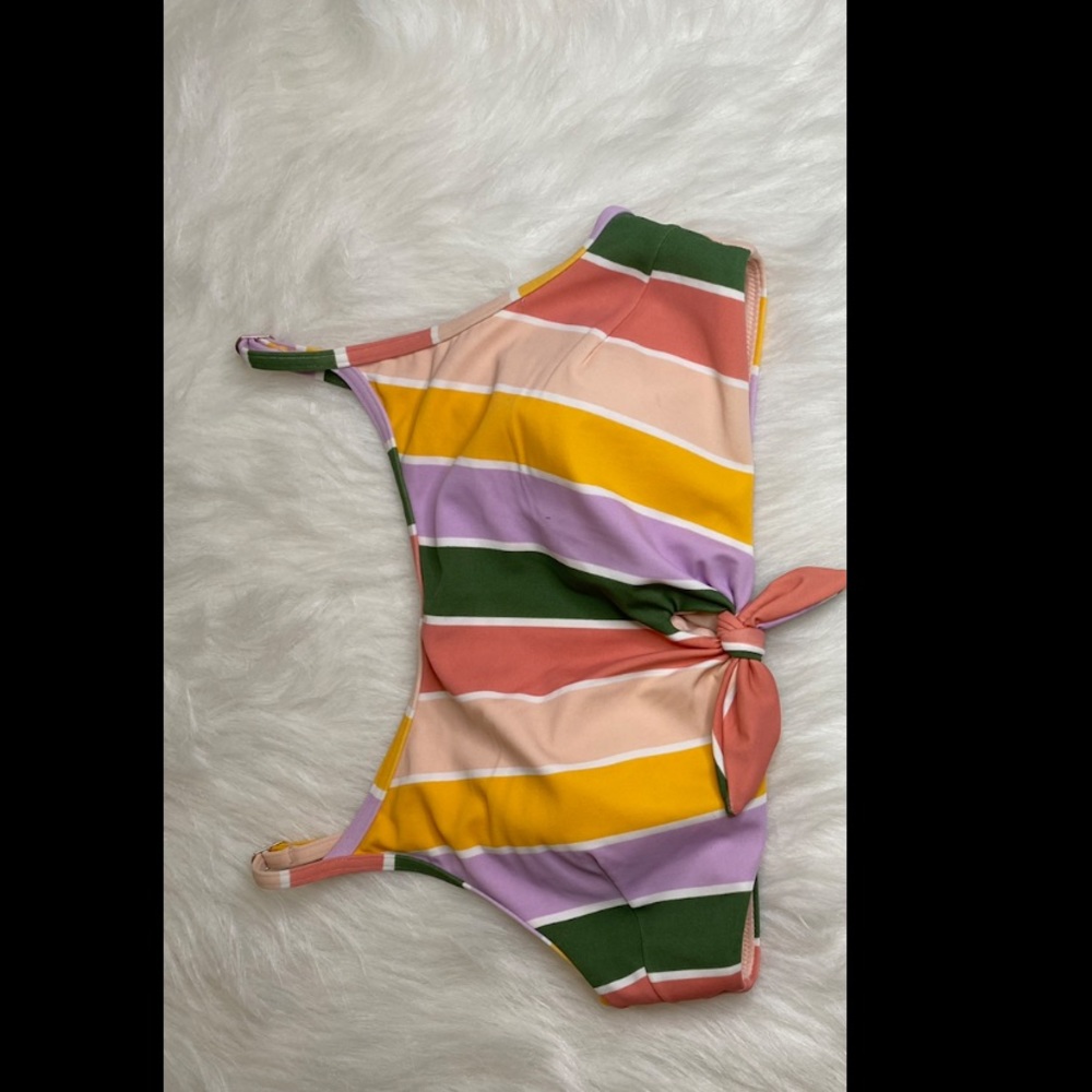 Medium Hollister bathing suit top